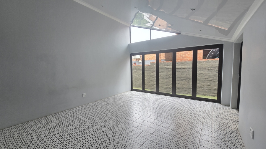 4 Bedroom Property for Sale in Waterval East North West